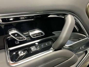 Land Rover Range Rover Autobiography P550e — photo 21