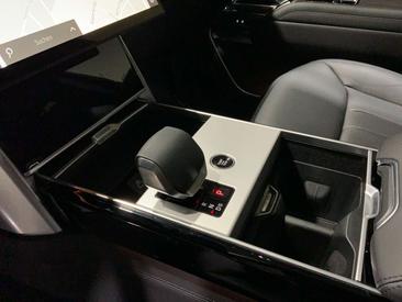 Land Rover Range Rover Autobiography P550e — photo 23