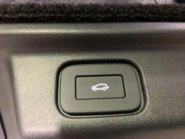 Land Rover Range Rover Autobiography P550e — photo 26