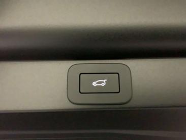 Land Rover Range Rover Autobiography P550e — photo 27