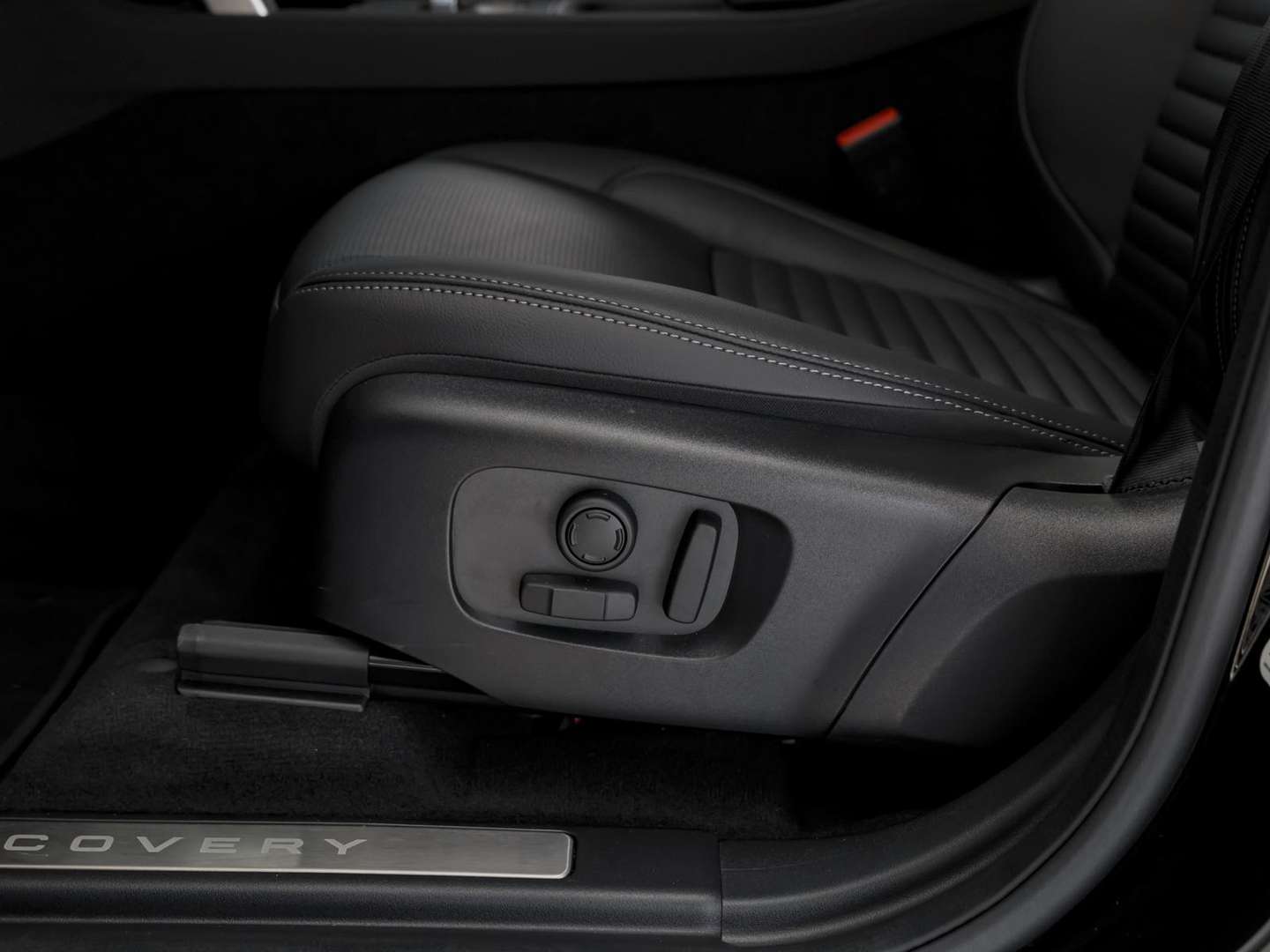 Land Rover Discovery Sport D165 Dynamic SE NAVI PANO AHK - 2025 - Joinsteer - #11