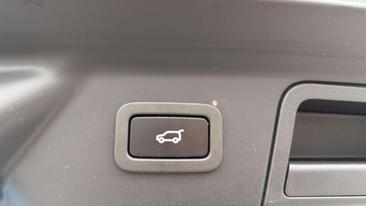 Land Rover Range Rover Velar P250 R-Dynamic SE — photo 16