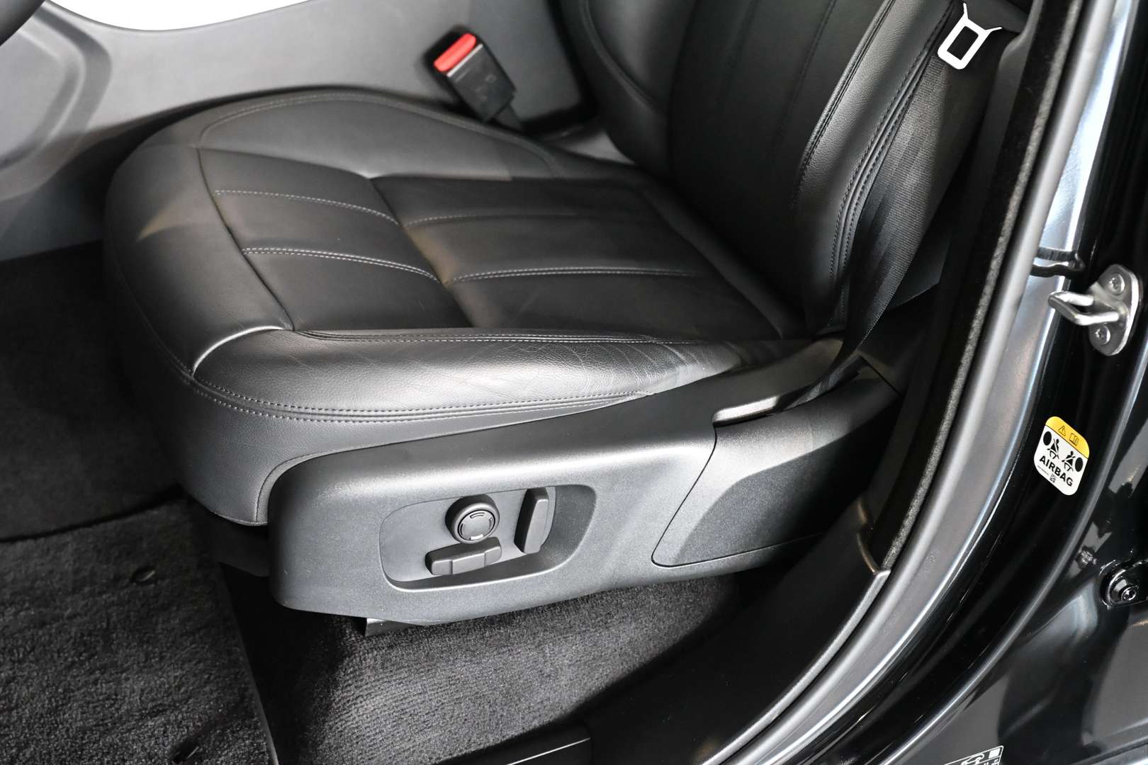 Land Rover Range Rover Sport SE AHK Pano TFT LED 21 D300 - 2021 - Joinsteer - #20