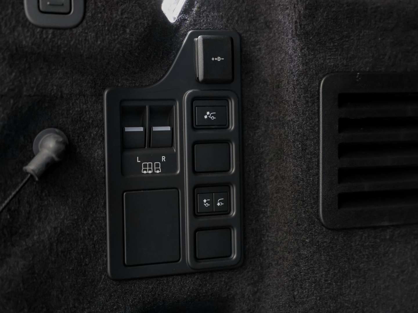 Land Rover Discovery D250 Dynamic SE NAVI SD ACC HUD AHK - 2025 - Joinsteer - #11