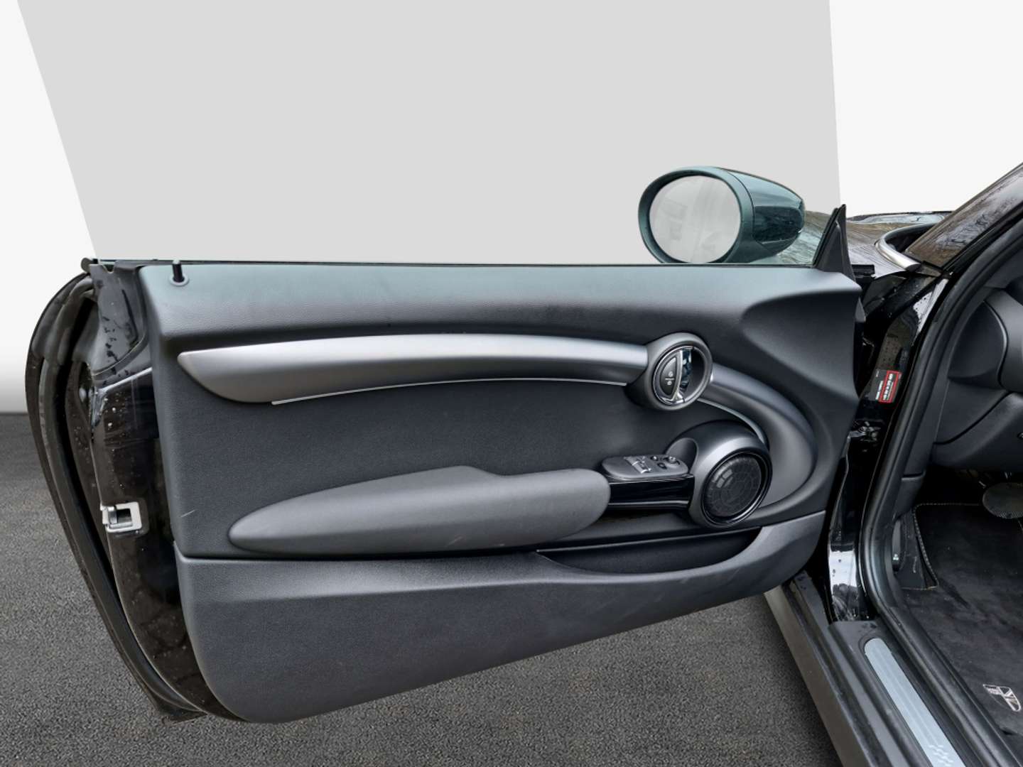 Mini Electric Yours Cooper SE - 2023 - Joinsteer - #18