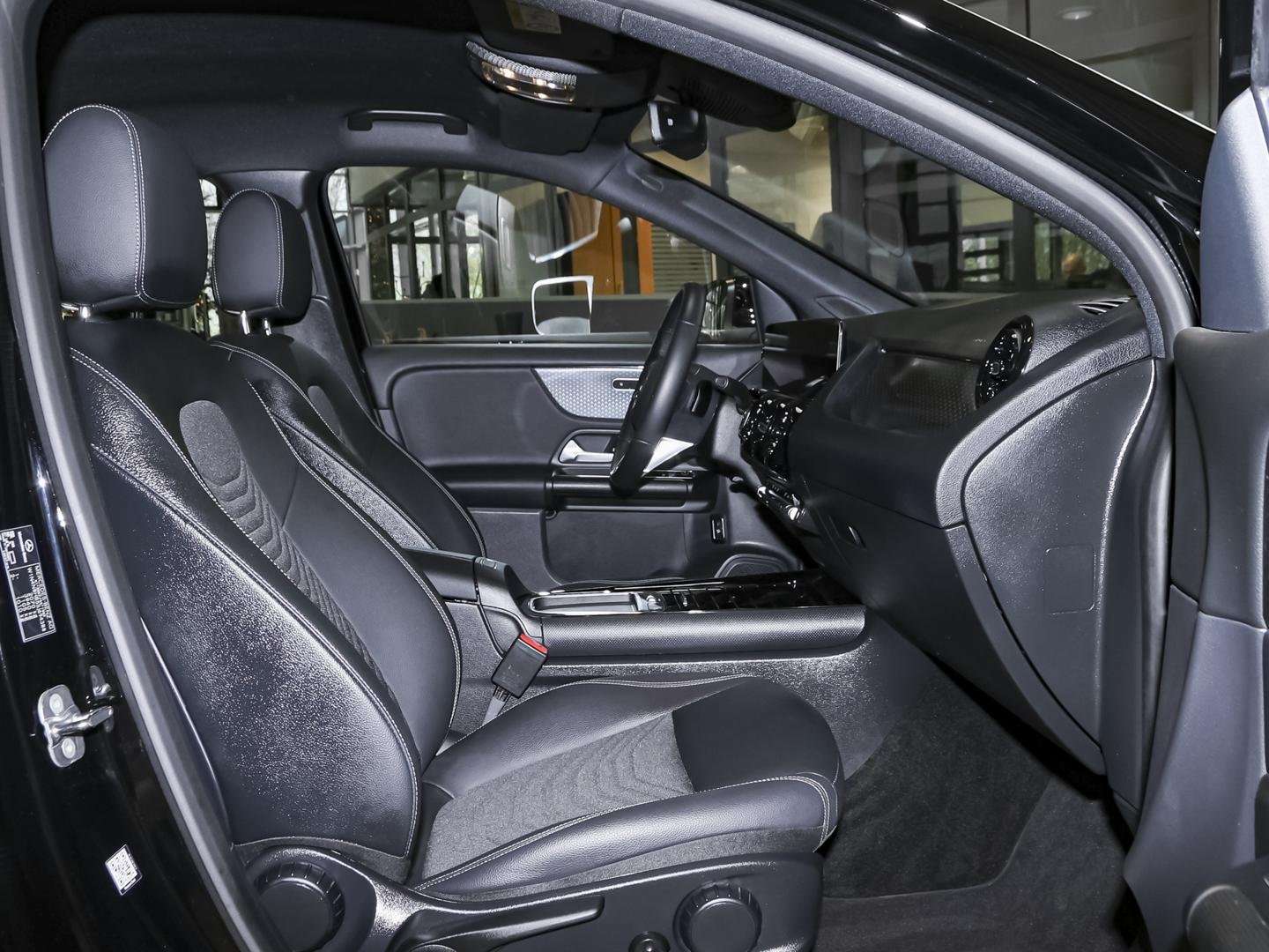 Mercedes GLA 200 - 2024 - Joinsteer - #5