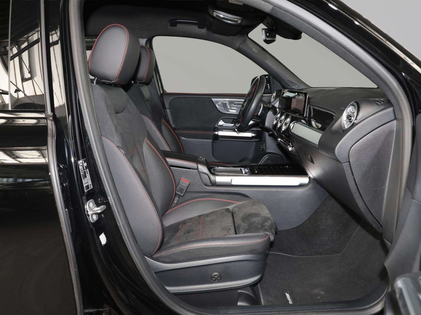 Mercedes GLB 200 Night Edition - 2024 - Joinsteer - #4