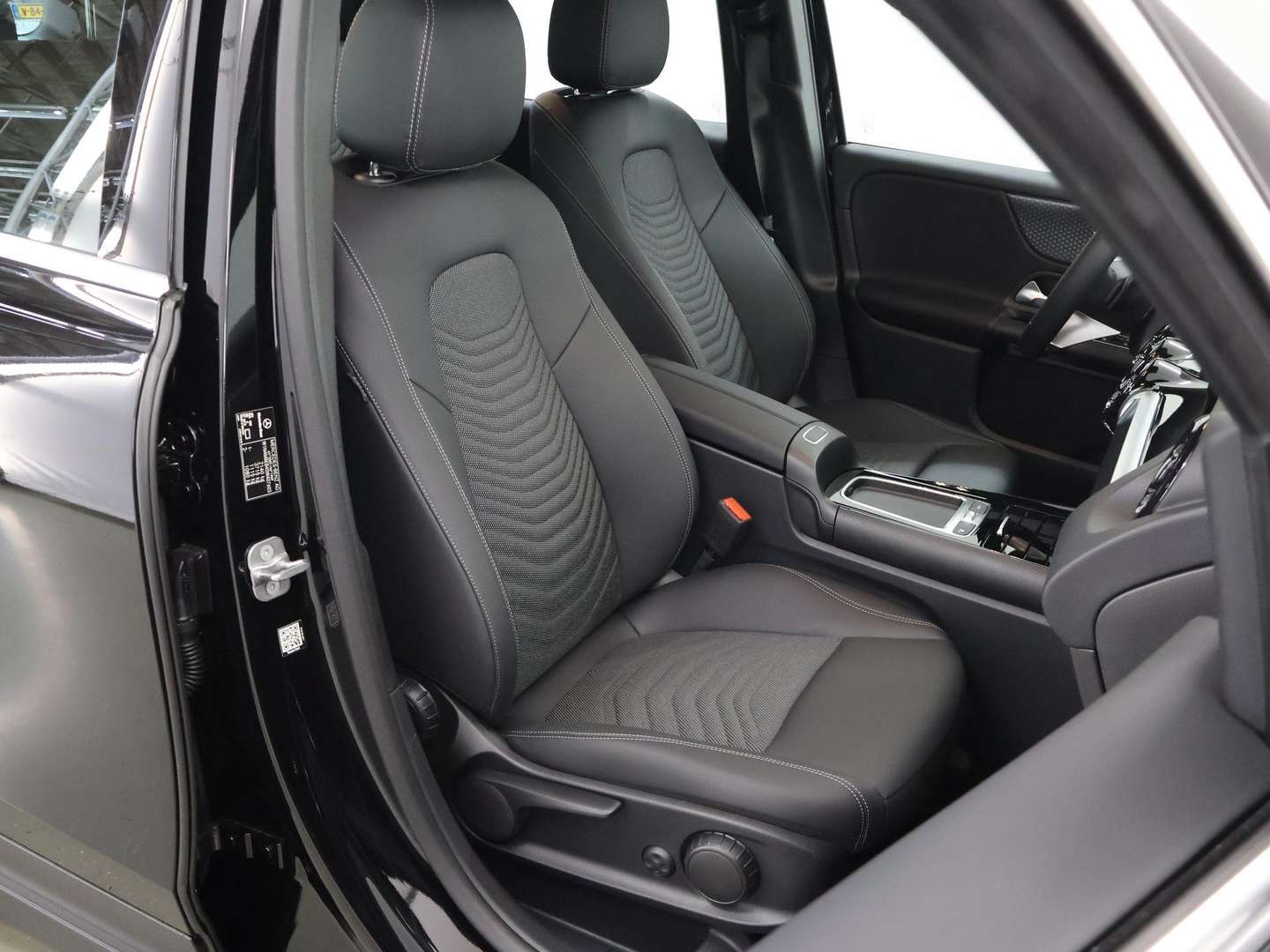 Mercedes GLB 180 Business - 2025 - Joinsteer - #9