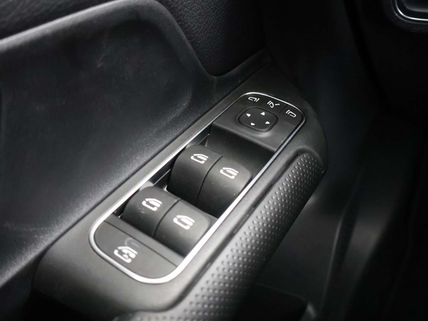 Mercedes GLB 180 Business - 2025 - Joinsteer - #23