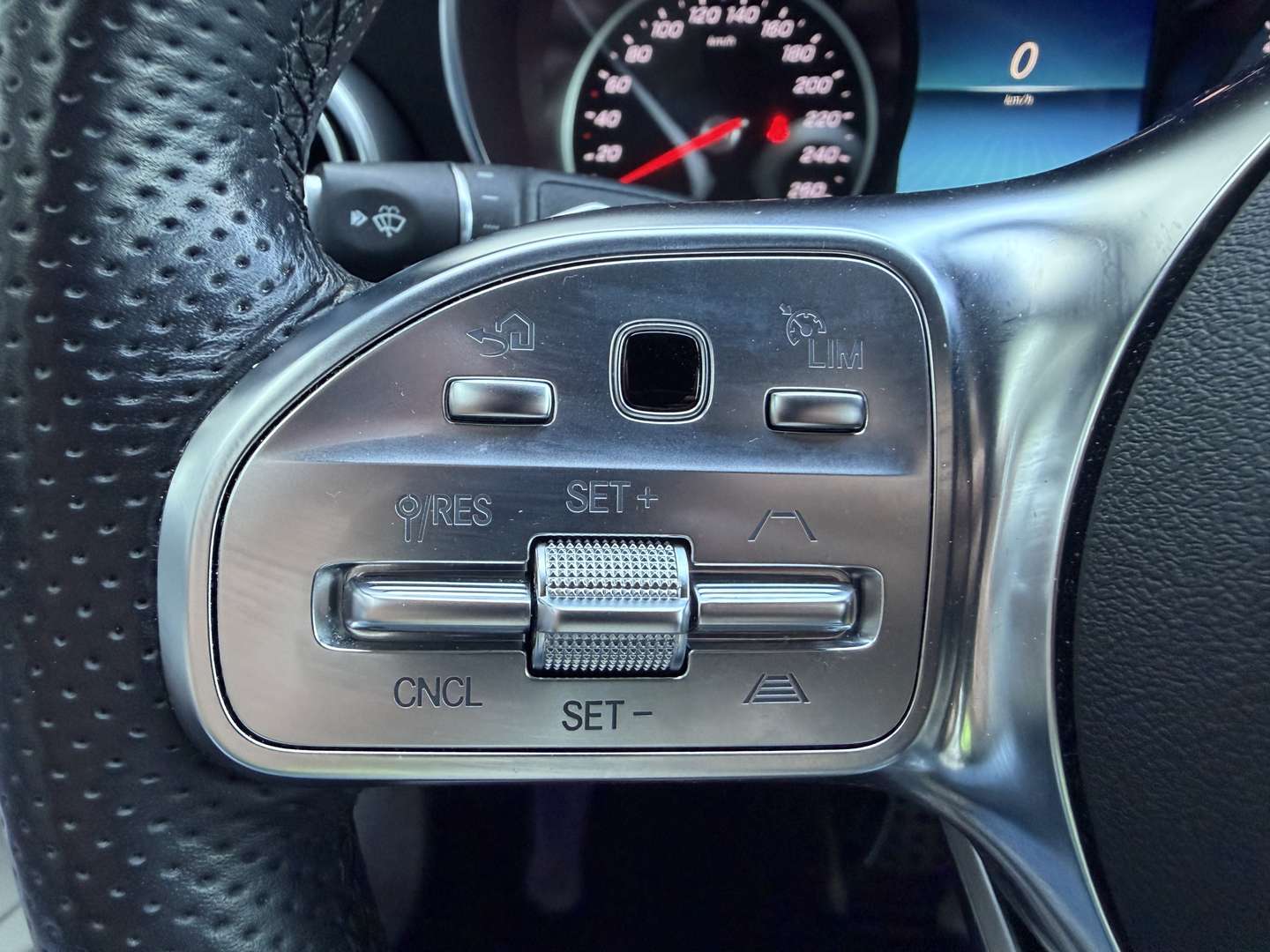 Mercedes Classe C Coupé 220 AMG Line - 2023 - Joinsteer - #33