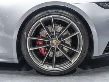 Porsche 992 II Carrera 4S — photo 10