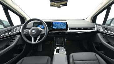 BMW 218d — photo 13