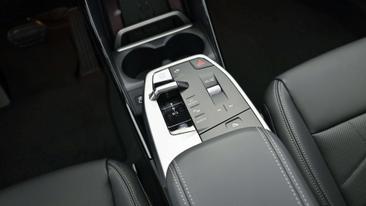 BMW 218d — photo 16