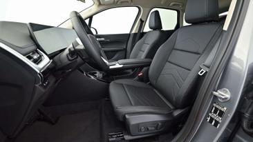 BMW 218d — photo 20