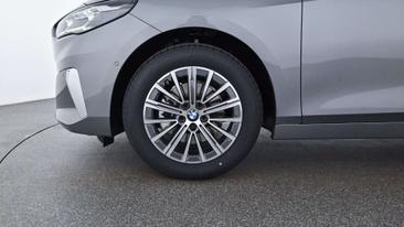 BMW 218d — photo 23