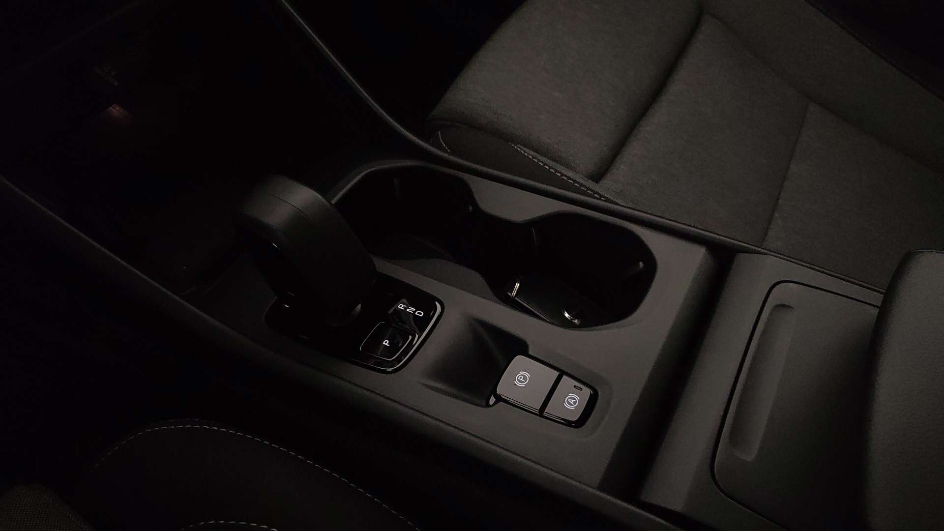 Volvo XC40 B3 Core - 2025 - Joinsteer - #8