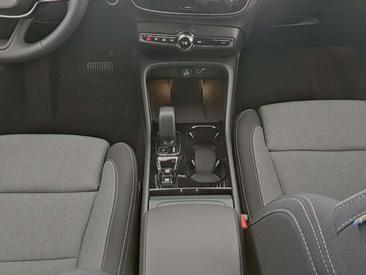 Volvo XC40 B3 Black Edition — photo 5