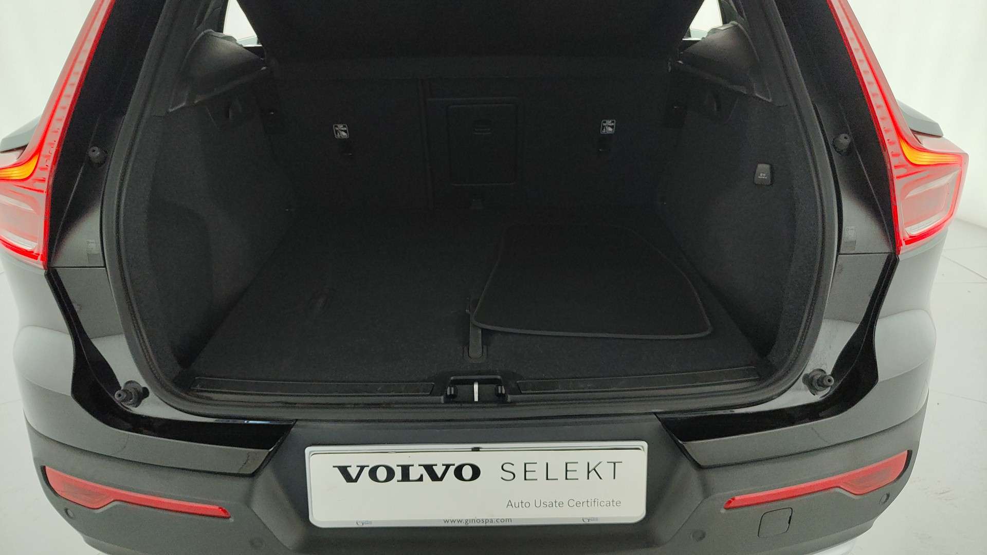 Volvo XC40 B3 Core - 2025 - Joinsteer - #18