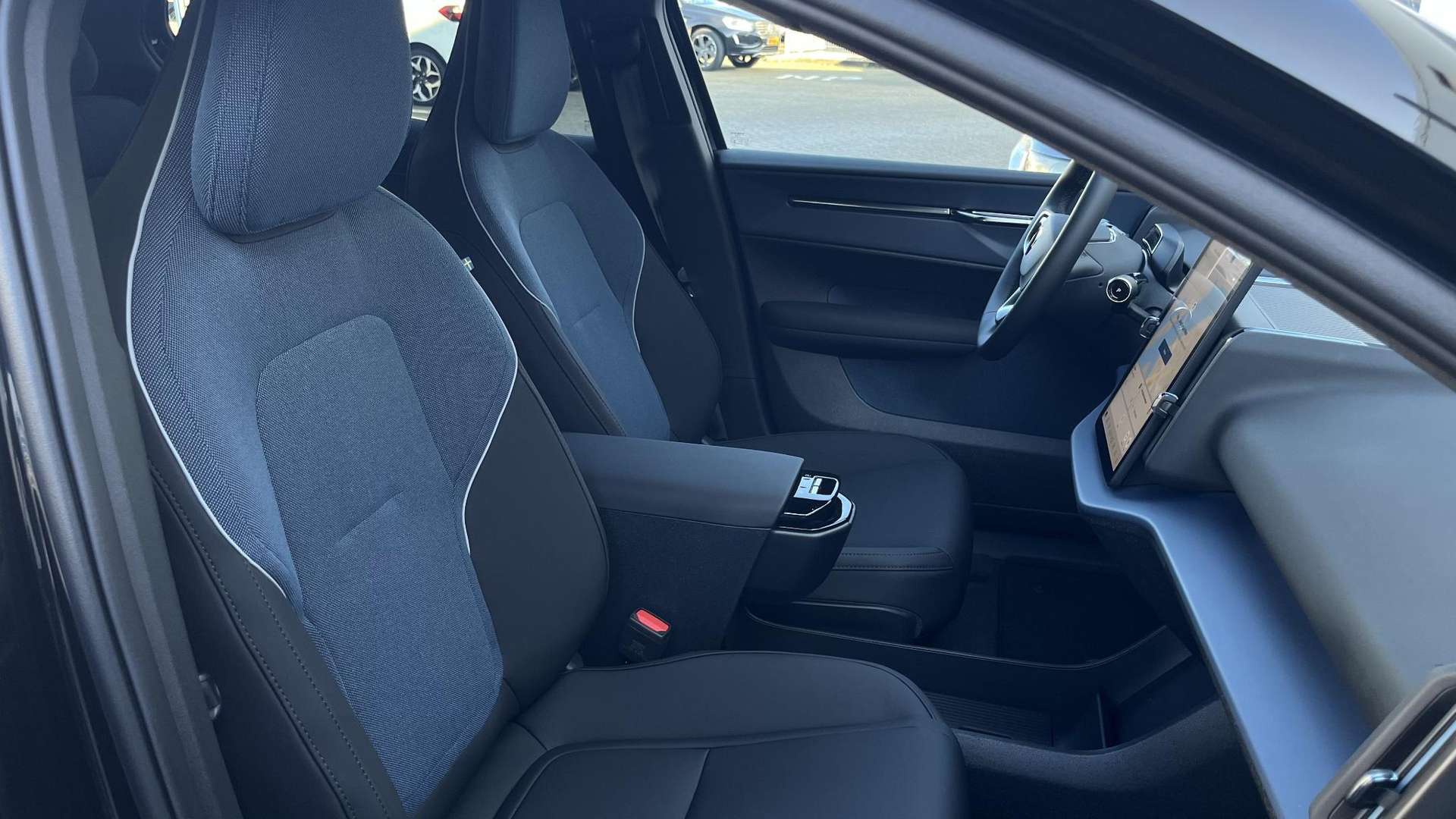 Volvo EX30 Single Motor Ultra Black Ed - 2026 - Joinsteer - #11