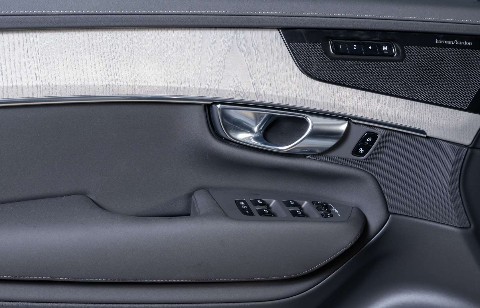 Volvo XC90 T8 Recharge Plus - 2025 - Joinsteer - #17