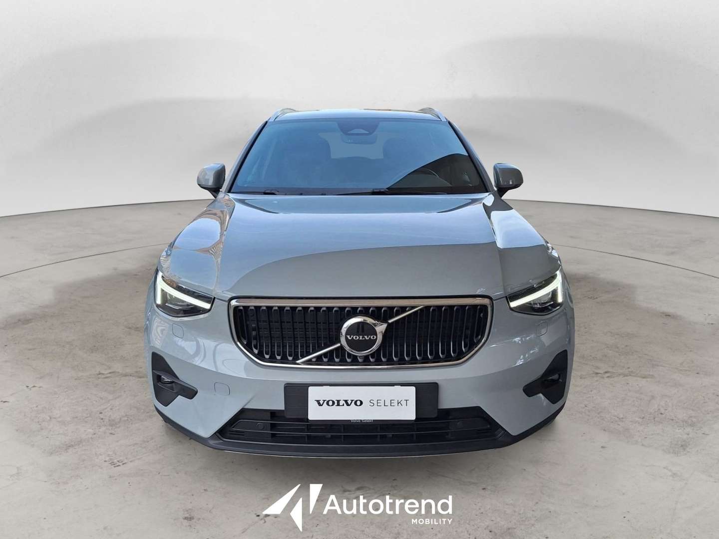 Volvo XC40 B3 Core - 2025 - Joinsteer - #4