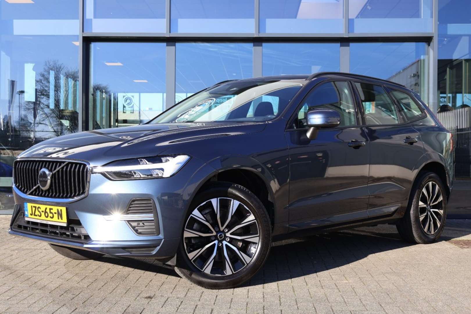 Volvo XC60 B4 Momentum - 2022 - Joinsteer - #1
