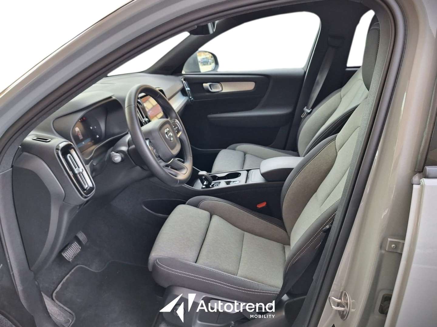 Volvo XC40 B3 Core - 2025 - Joinsteer - #5