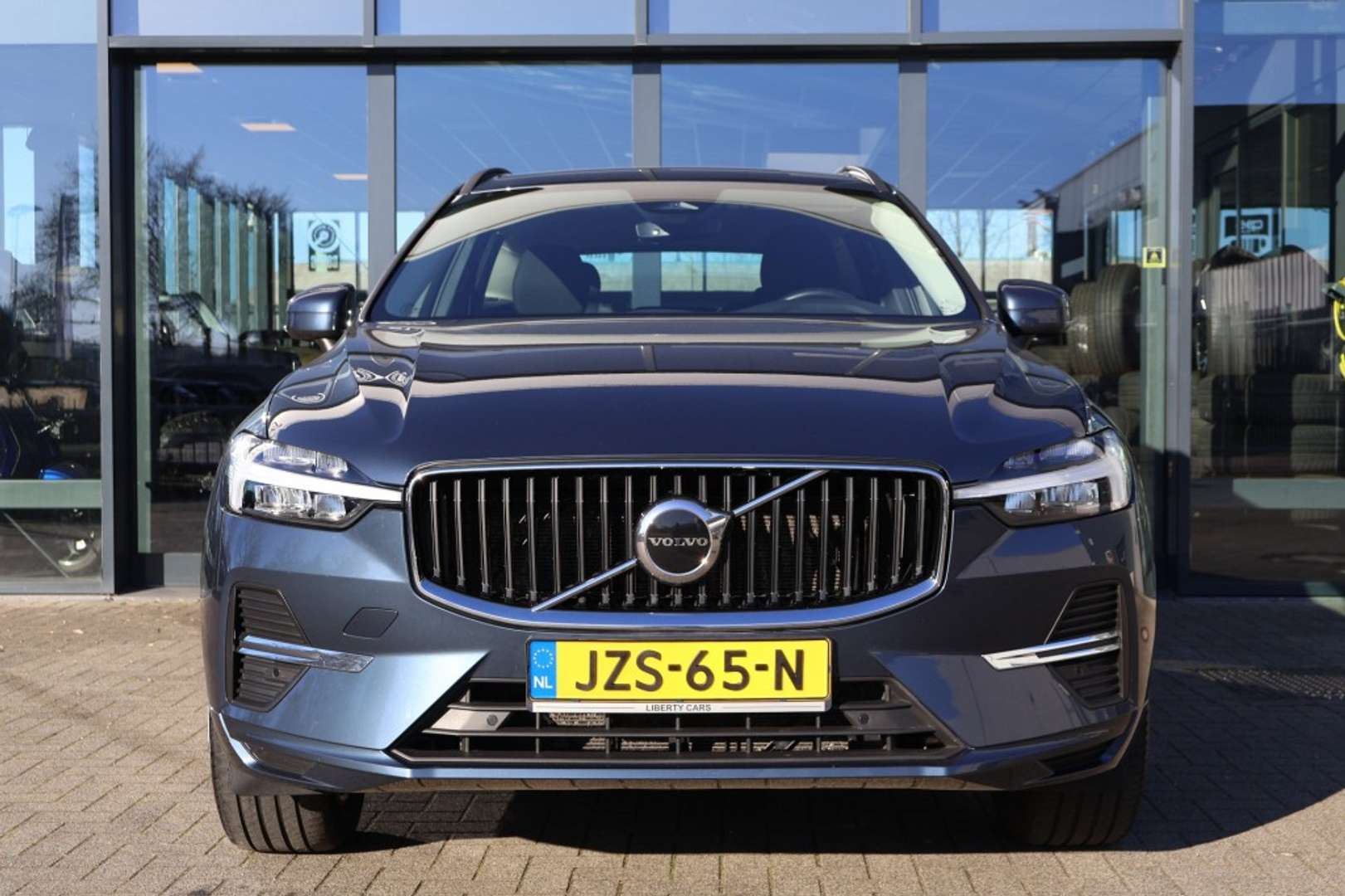 Volvo XC60 B4 Momentum - 2022 - Joinsteer - #2