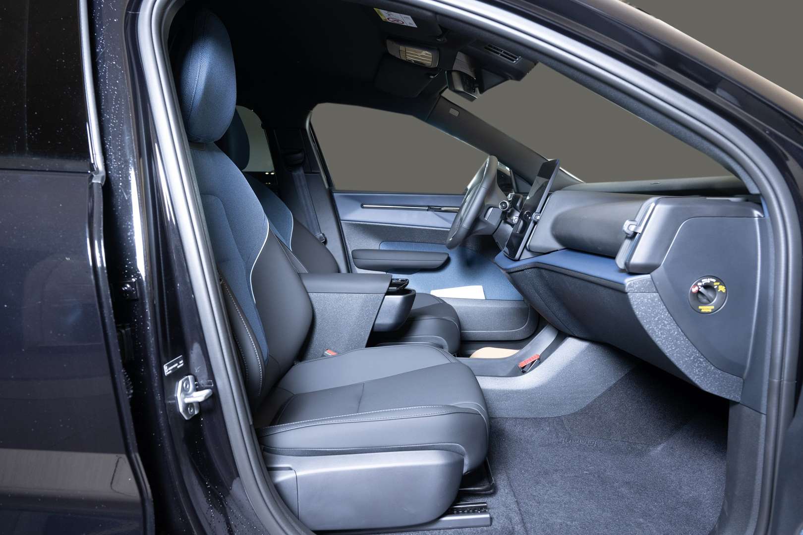 Volvo EX30 Recharge Plus - 2025 - Joinsteer - #13