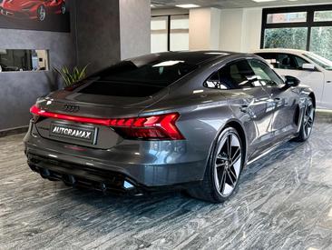Audi E-tron GT — photo 3