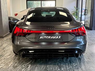 Audi E-tron GT — photo 5