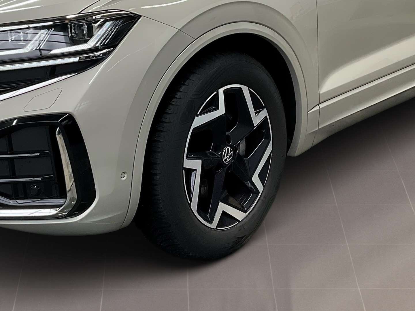 Volkswagen Touareg TDI R-Line - 2025 - Joinsteer - #6