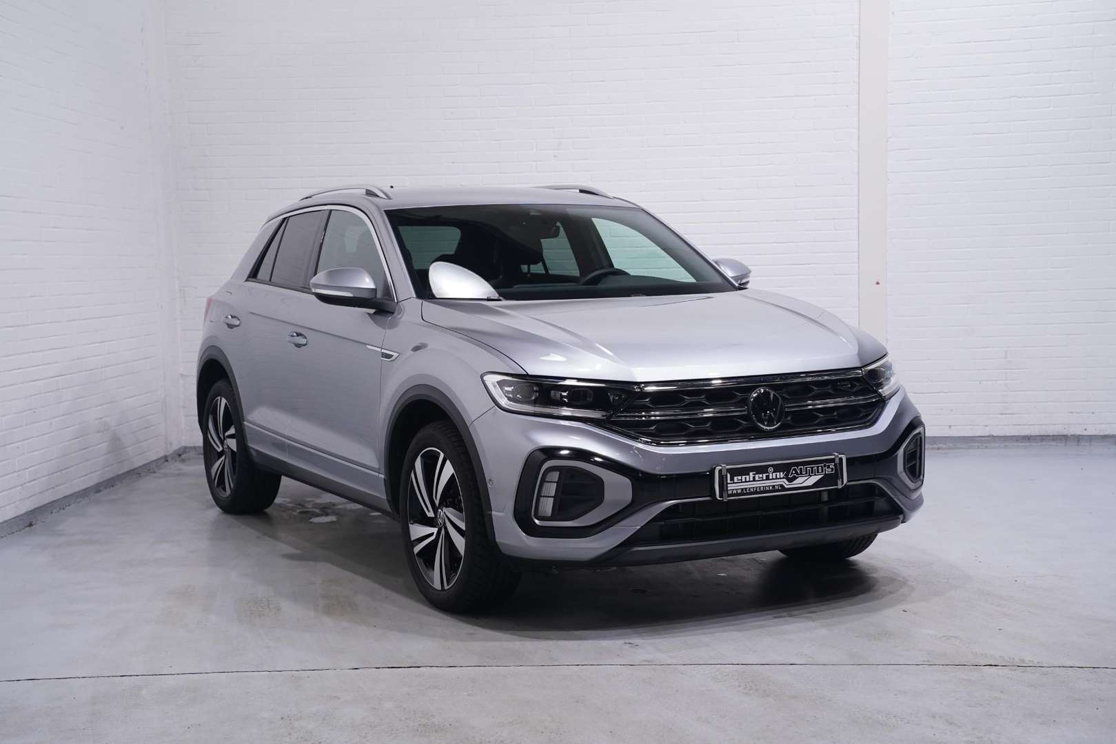 Volkswagen T-Roc R-Line - 2025 - Joinsteer - #1