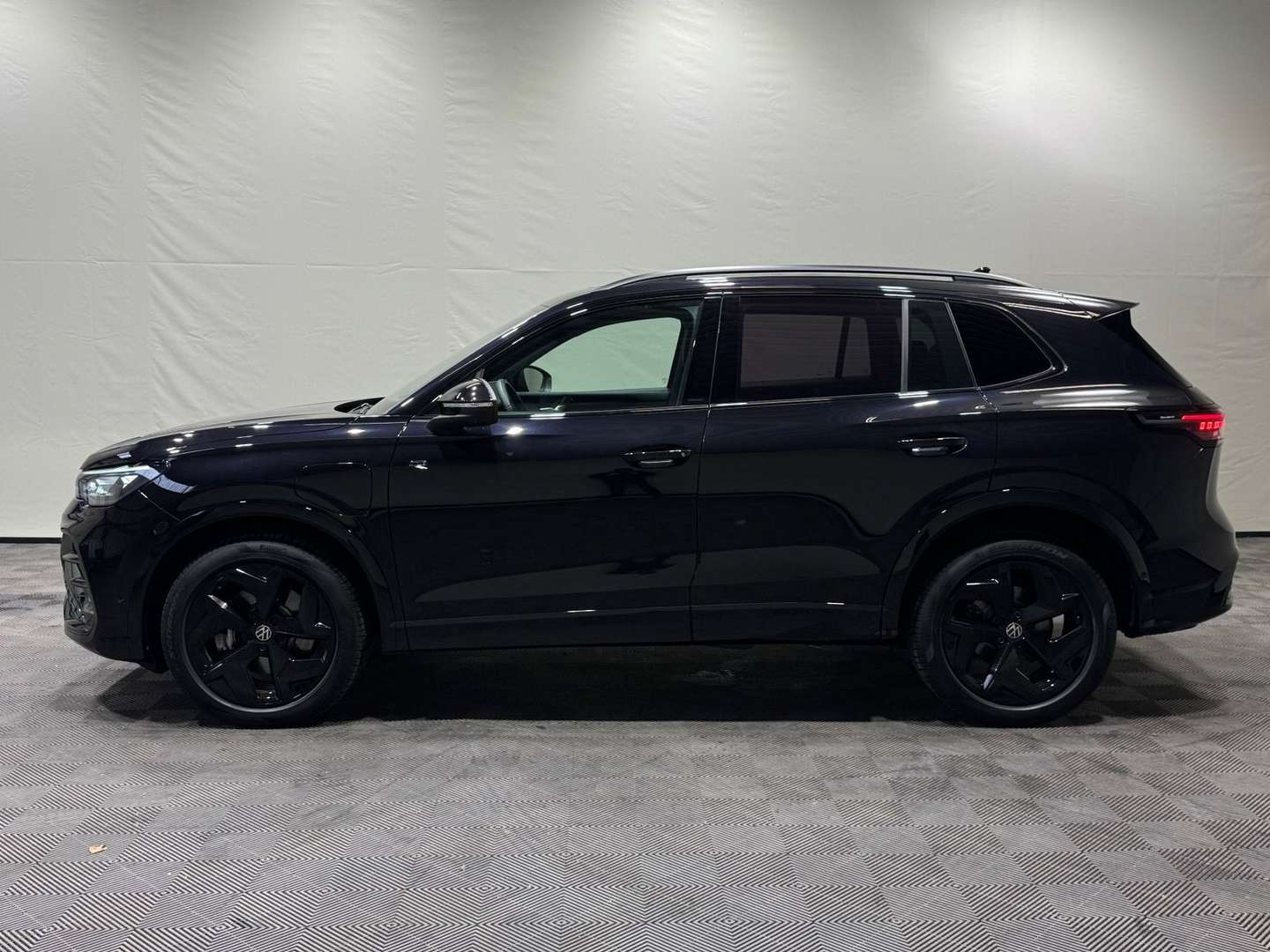 Volkswagen TIGUAN EHybrid R-Line - 2024 - Joinsteer - #2