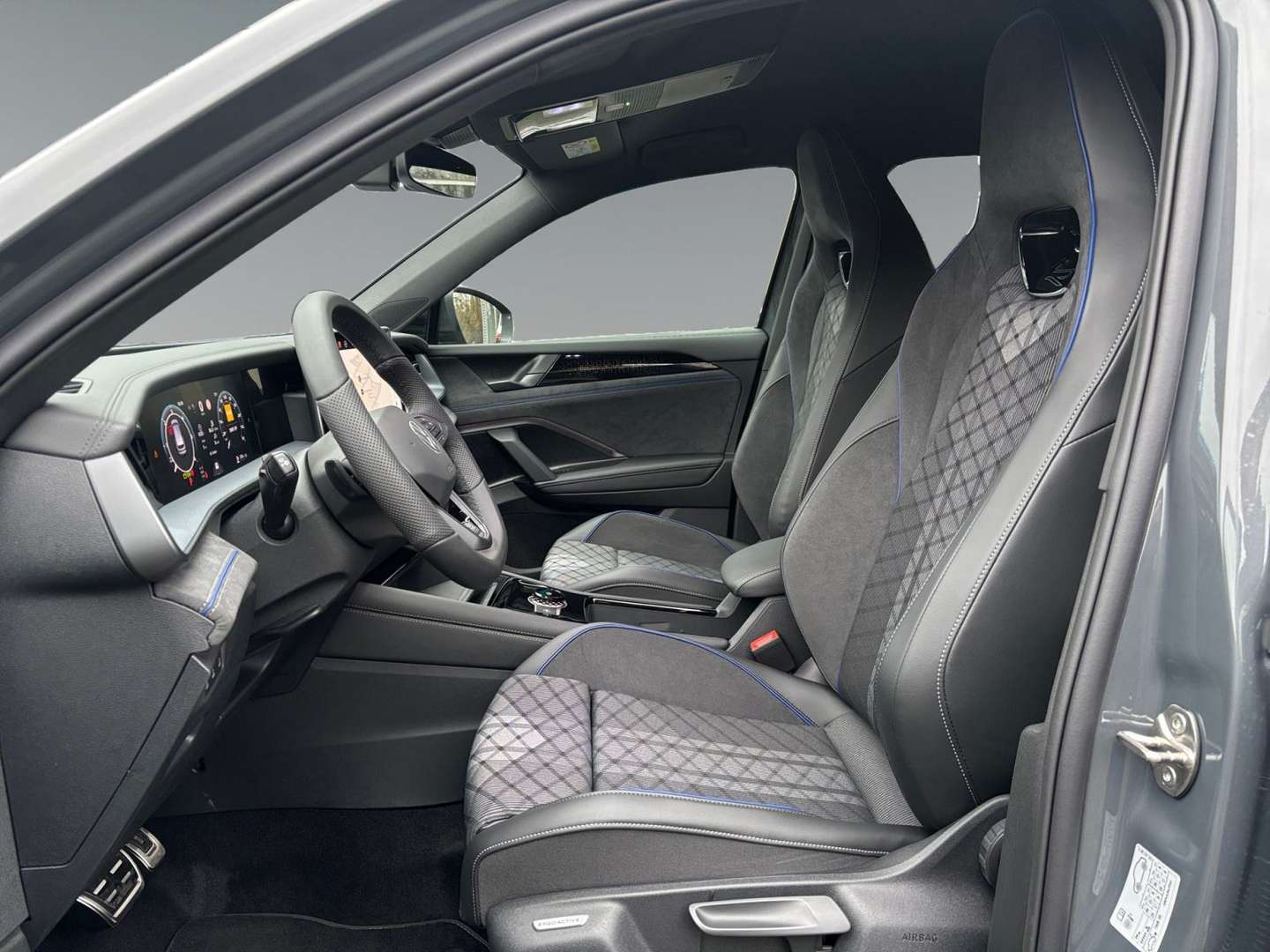 Volkswagen T-CROSS TDI R-Line - 2026 - Joinsteer - #5