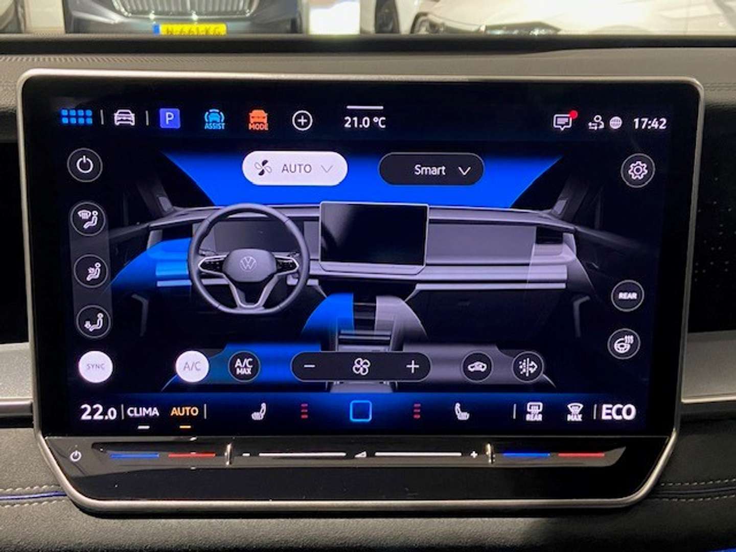 Volkswagen T-CROSS EHybrid R-Line Edition - 2025 - Joinsteer - #12