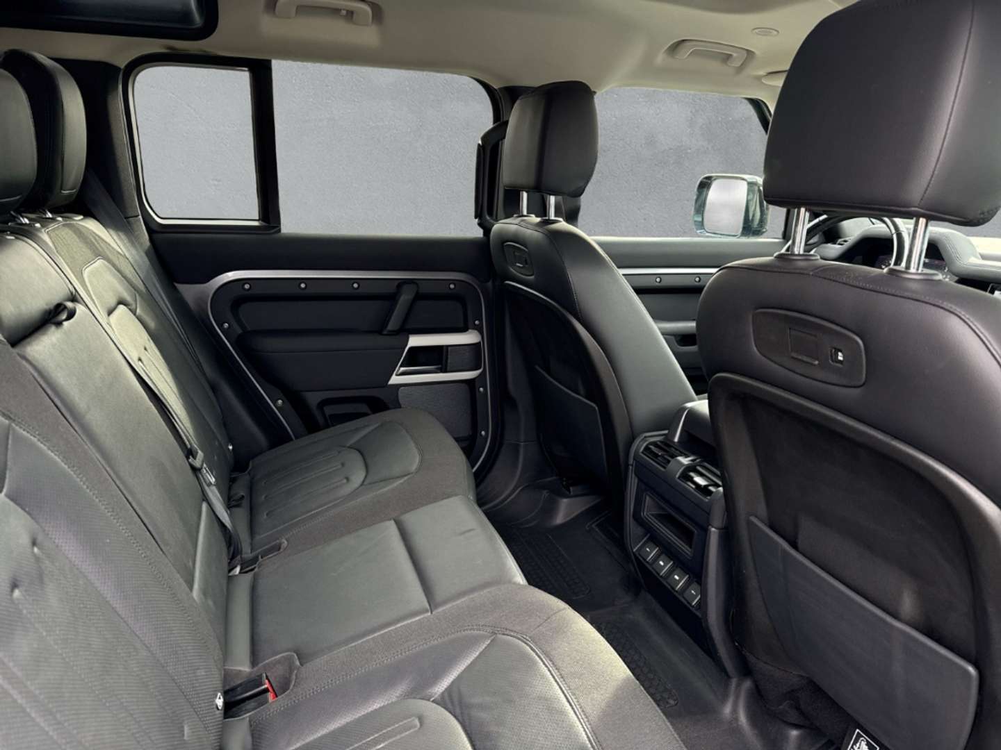 Land Rover Defender 110 D200 SE - 2020 - Joinsteer - #5
