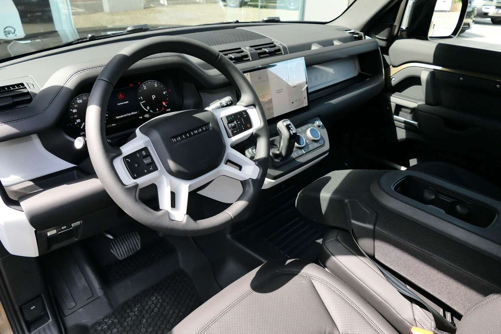 Land Rover Defender 110 D250 Hard Top S AWD Auto - 2025 - Joinsteer - #4