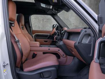 Land Rover Defender 110 P635 OCTA 467 KW — photo 2
