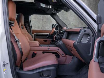 Land Rover Defender 110 P635 OCTA 467 KW