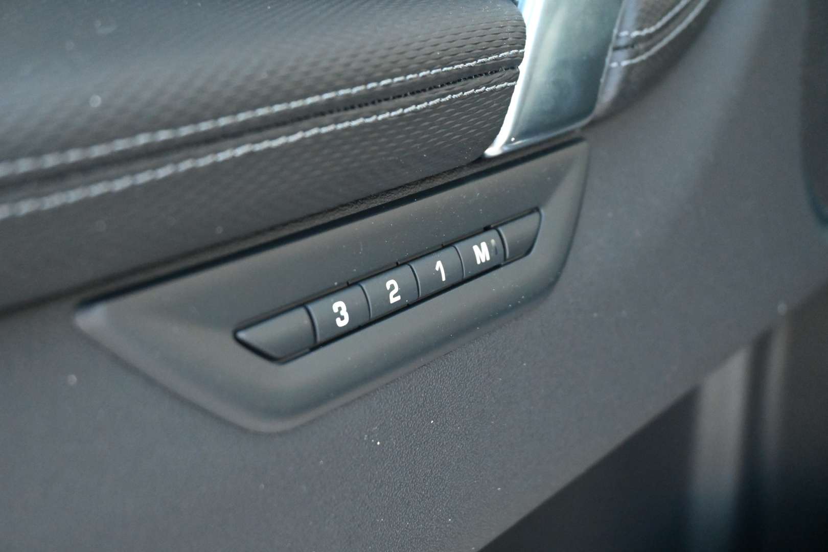 Land Rover Discovery Sport Business Landmark Edition 1.5 P270e PHEV - 2026 - Joinsteer - #21