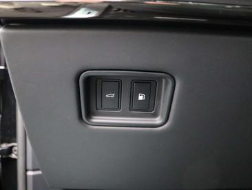 Land Rover Range Rover Sport 3.0 P550e Autobiography PHEV Cold Climate Pack — photo 27