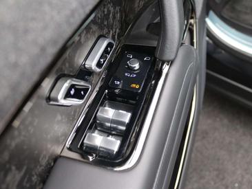 Land Rover Range Rover Sport 3.0 P550e Autobiography PHEV Cold Climate Pack — photo 28