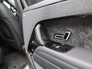 Land Rover Range Rover Sport 3.0 P550e Autobiography PHEV Cold Climate Pack — photo 36