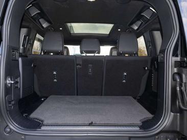 Land Rover Defender 110 P635 OCTA 467 KW — photo 18