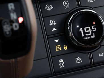 Land Rover Defender 110 P635 OCTA 467 KW — photo 27