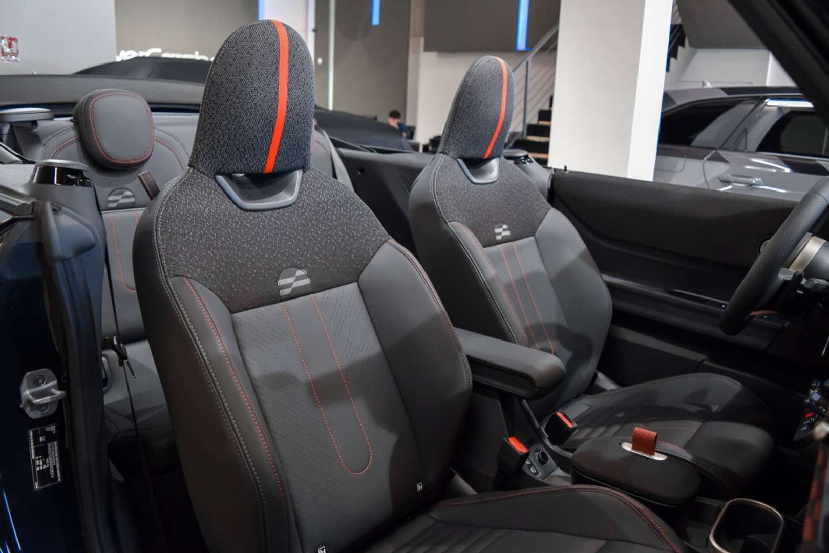 Mini Cabrio JCW Cooper - 2026 - Joinsteer - #10