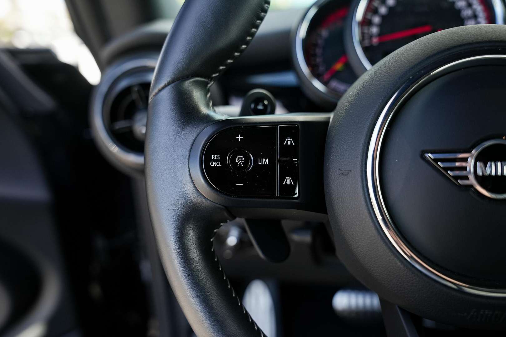 Mini Cabrio Yours John Cooper Works - 2022 - Joinsteer - #9