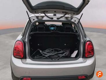 Mini Cooper SE Cooper — photo 9