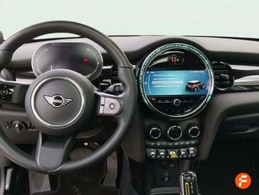 Mini Cooper SE Cooper — photo 10